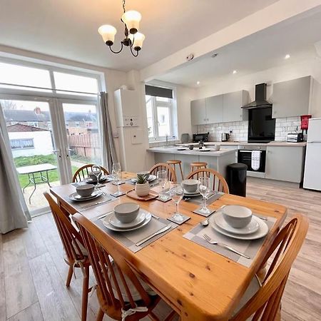 Portsmouth 3 Bedroom Getaway, Sleeps 6 Bagian luar foto