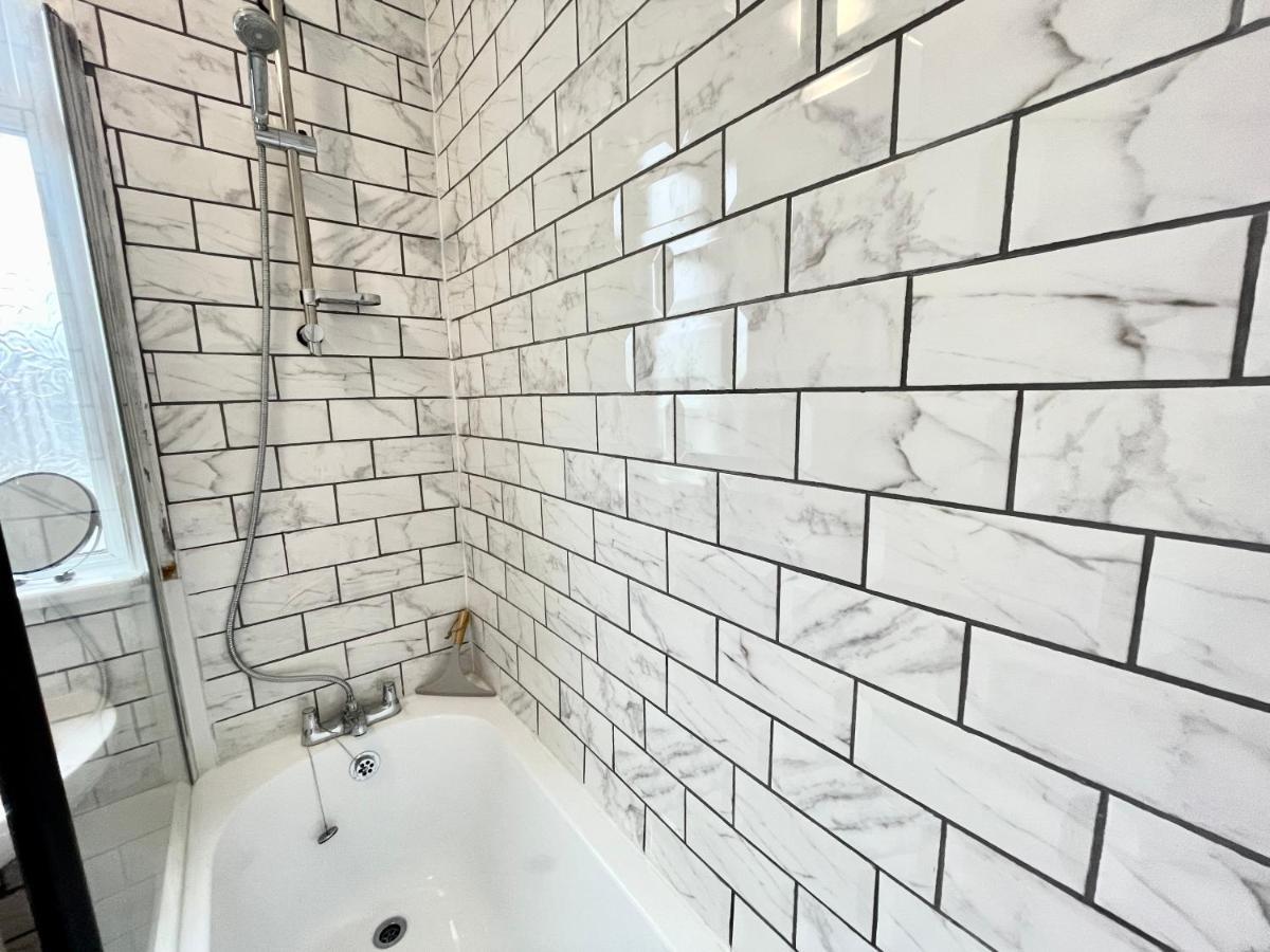 Portsmouth 3 Bedroom Getaway, Sleeps 6 Bagian luar foto