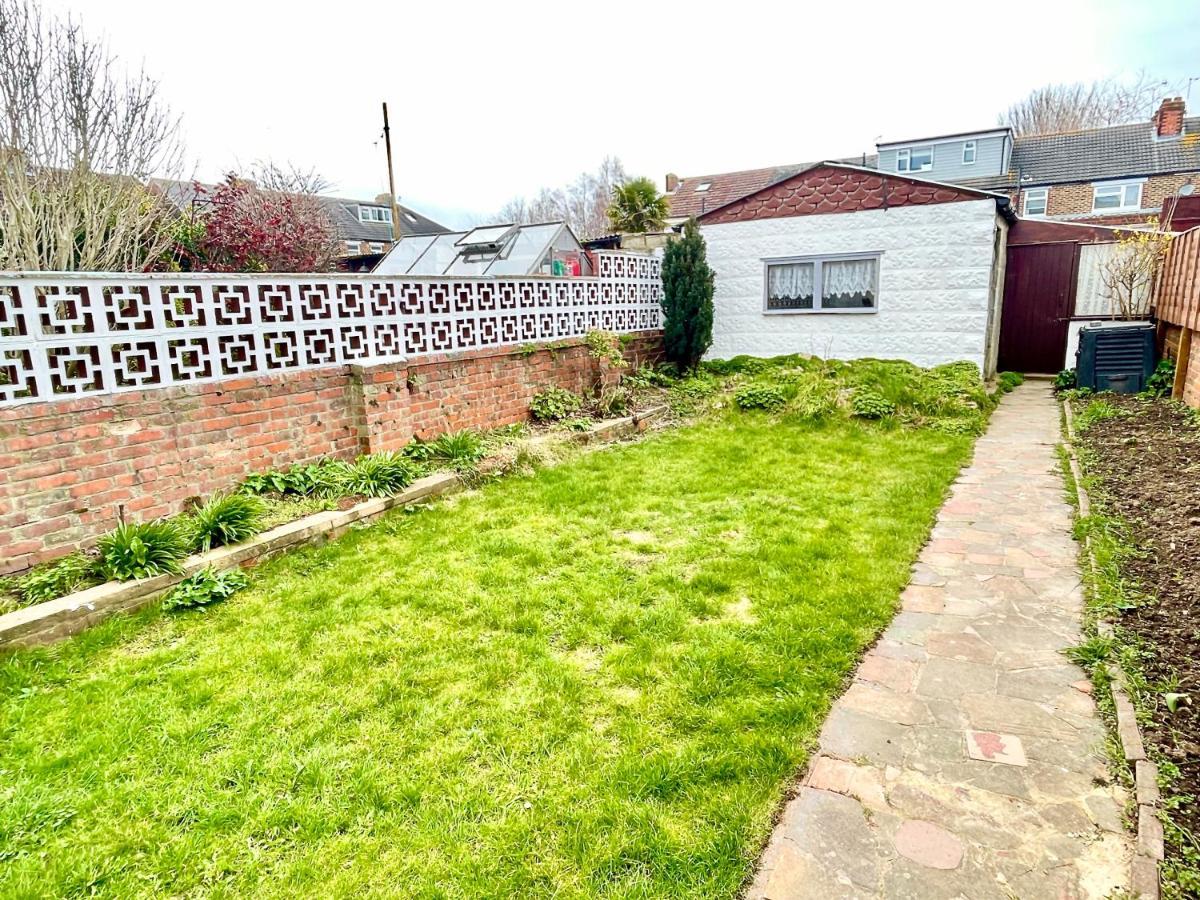 Portsmouth 3 Bedroom Getaway, Sleeps 6 Bagian luar foto