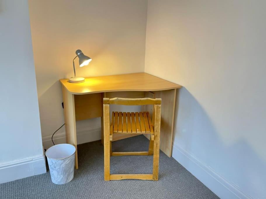 Portsmouth 3 Bedroom Getaway, Sleeps 6 Bagian luar foto