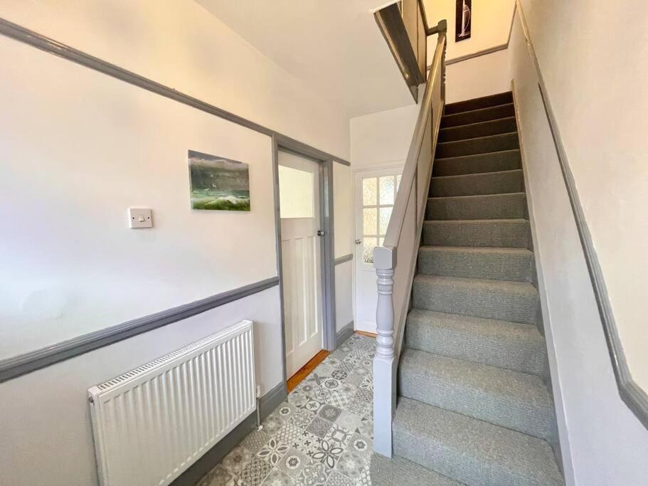 Portsmouth 3 Bedroom Getaway, Sleeps 6 Bagian luar foto