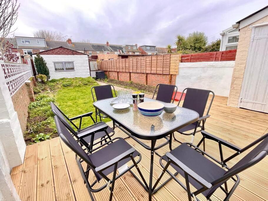 Portsmouth 3 Bedroom Getaway, Sleeps 6 Bagian luar foto