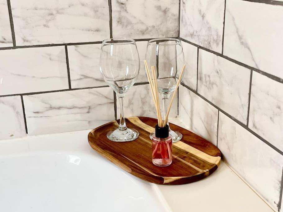 Portsmouth 3 Bedroom Getaway, Sleeps 6 Bagian luar foto