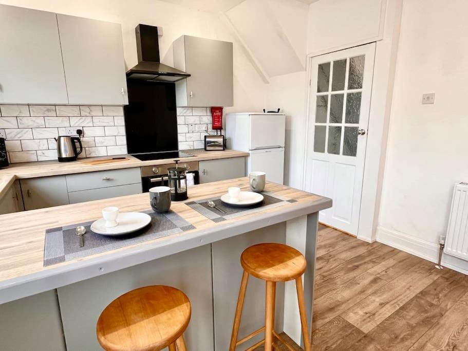 Portsmouth 3 Bedroom Getaway, Sleeps 6 Bagian luar foto