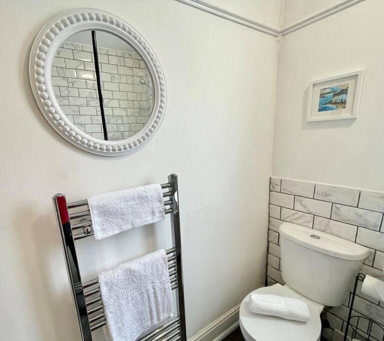 Portsmouth 3 Bedroom Getaway, Sleeps 6 Bagian luar foto