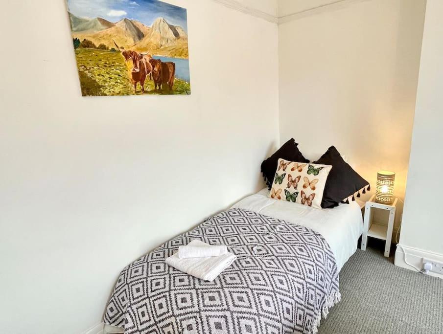 Portsmouth 3 Bedroom Getaway, Sleeps 6 Bagian luar foto