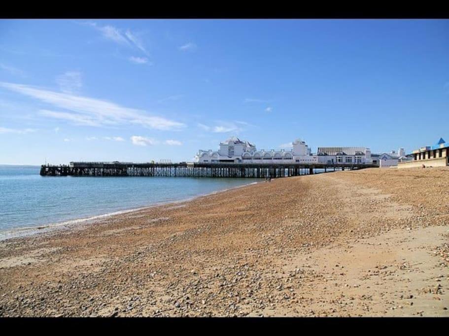 Portsmouth 3 Bedroom Getaway, Sleeps 6 Bagian luar foto