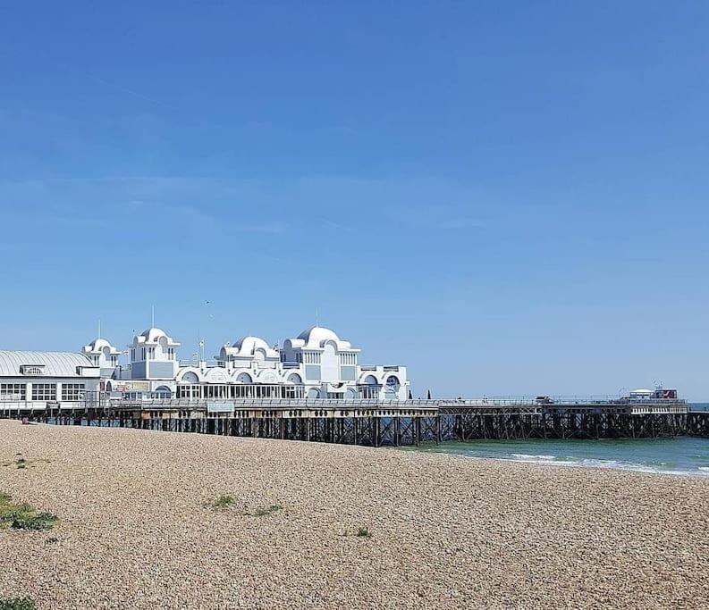 Portsmouth 3 Bedroom Getaway, Sleeps 6 Bagian luar foto