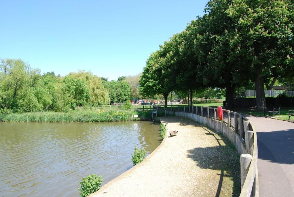 Portsmouth 3 Bedroom Getaway, Sleeps 6 Bagian luar foto