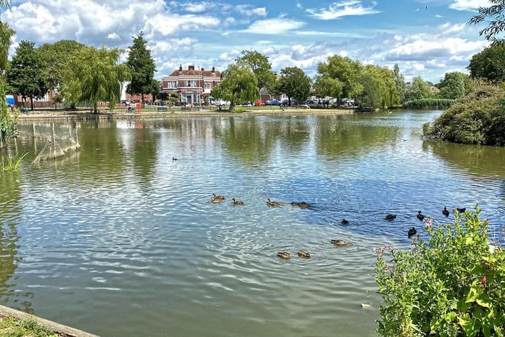 Portsmouth 3 Bedroom Getaway, Sleeps 6 Bagian luar foto