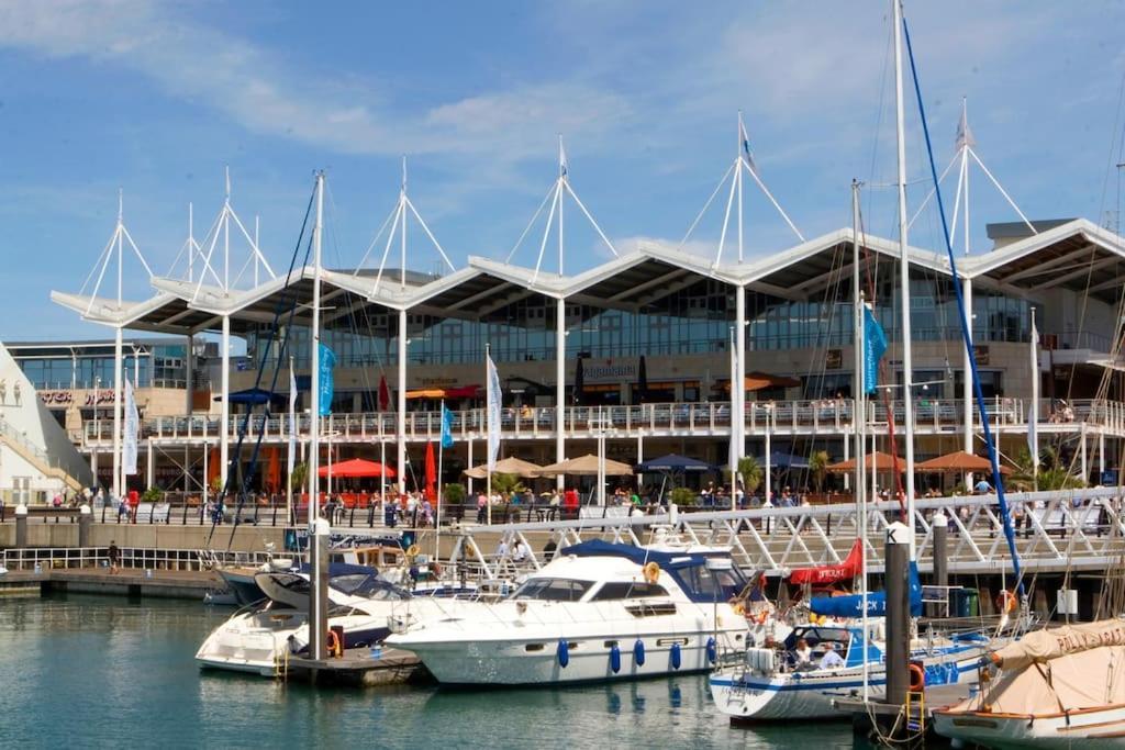 Portsmouth 3 Bedroom Getaway, Sleeps 6 Bagian luar foto