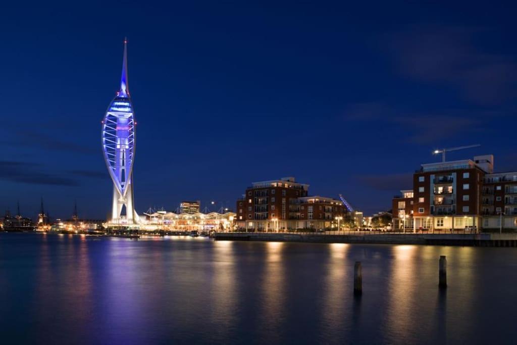 Portsmouth 3 Bedroom Getaway, Sleeps 6 Bagian luar foto